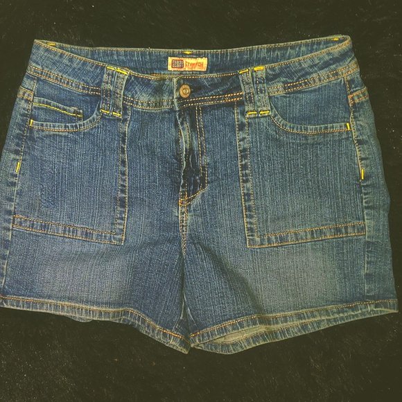 Faded Glory** Ladie's Denim stretch shorts in size 10/ 32" waist - Picture 1 of 6